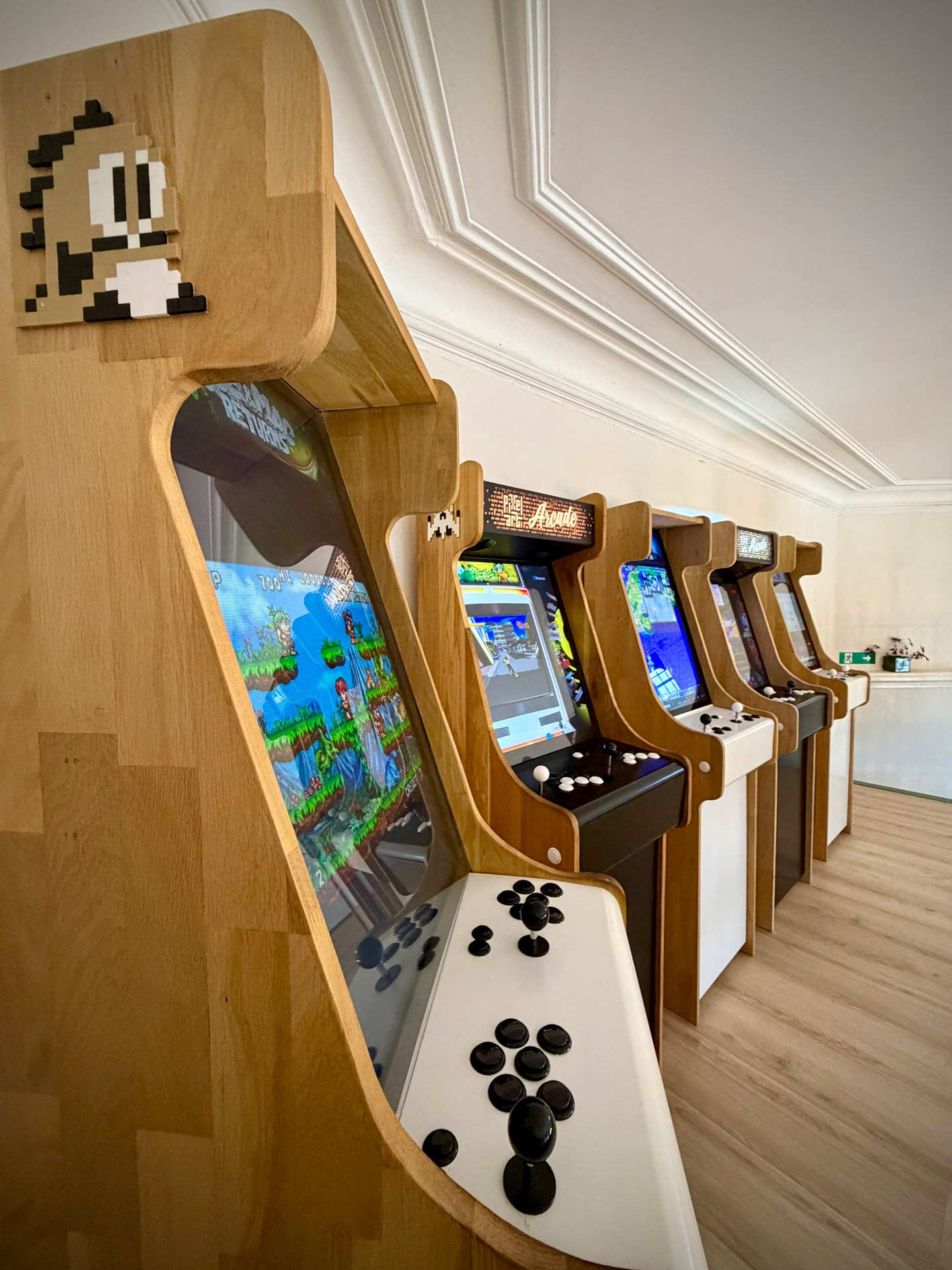 pixel art cafe arcade